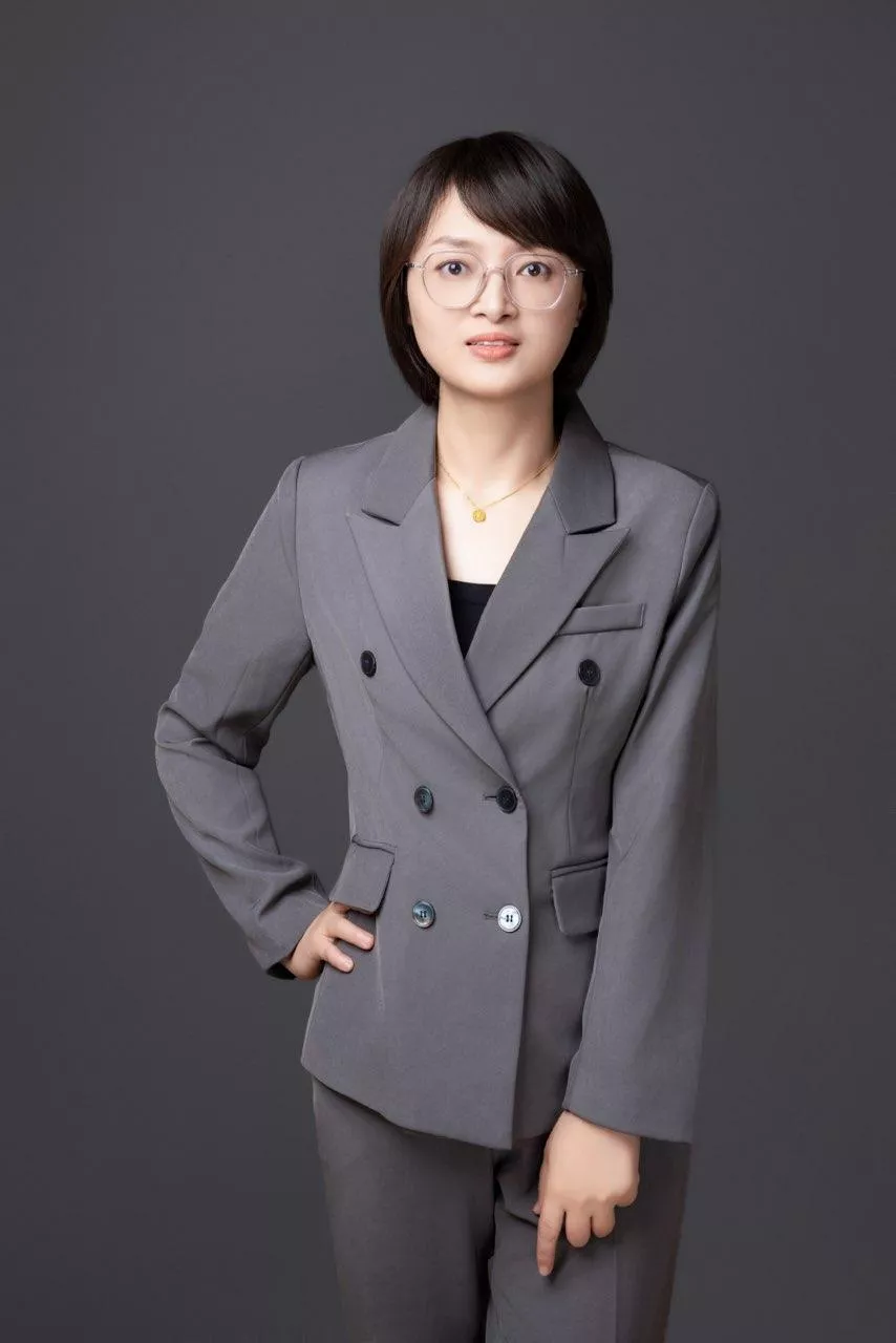 杨静  英语