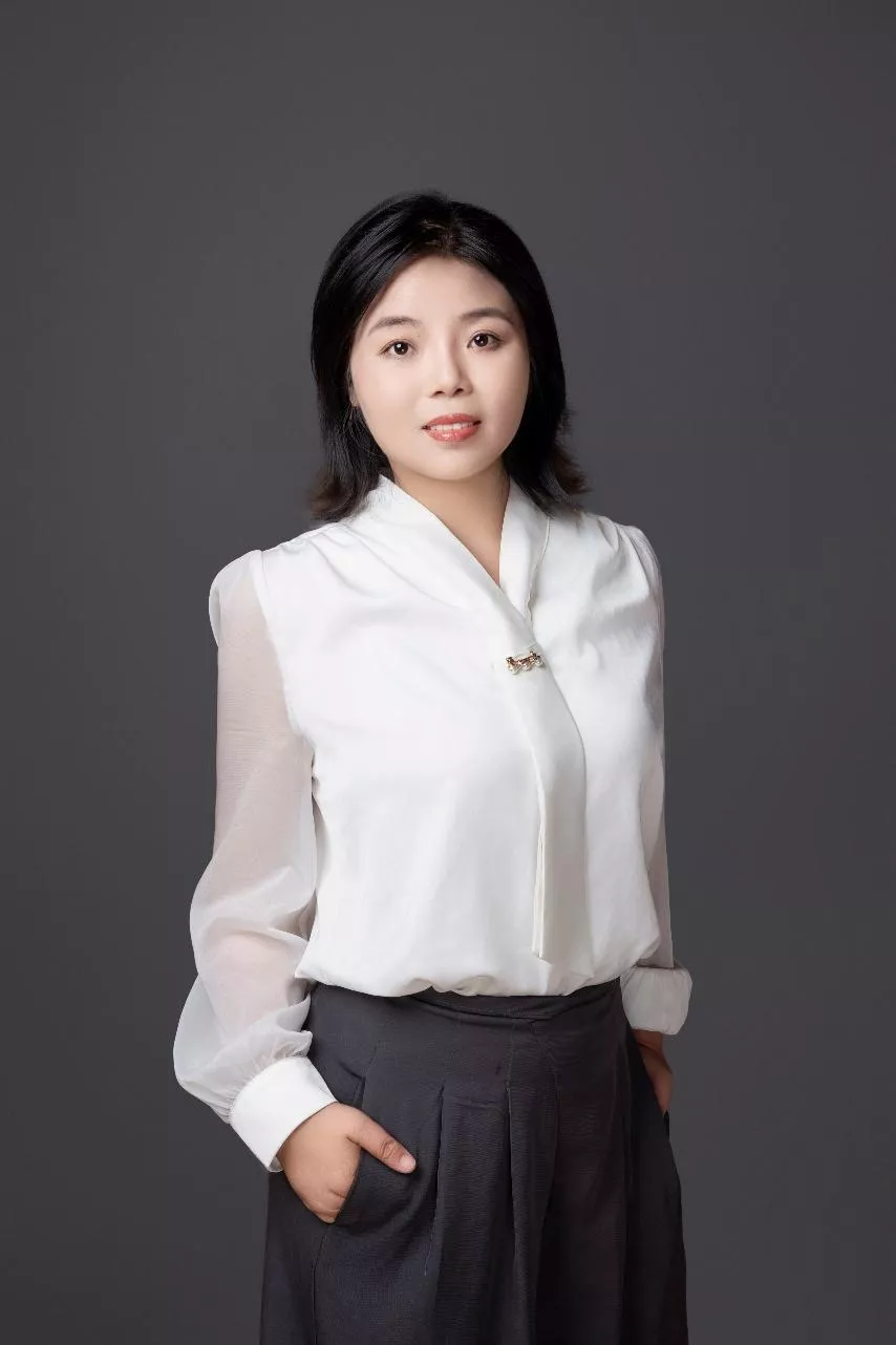 黄华莉  日语